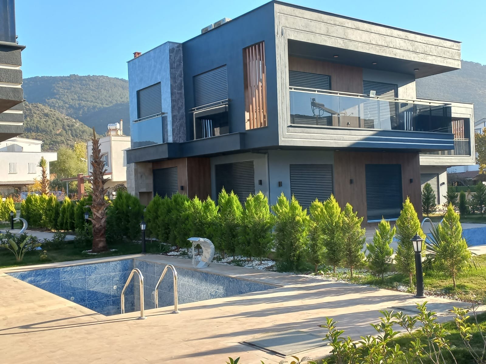 MODERN ÇİZGİLERLE TASARLANMIŞ FERAH MEKANLARDA KONFORU SONUNA KADAR HİSSEDECEKSİNİZ!!!