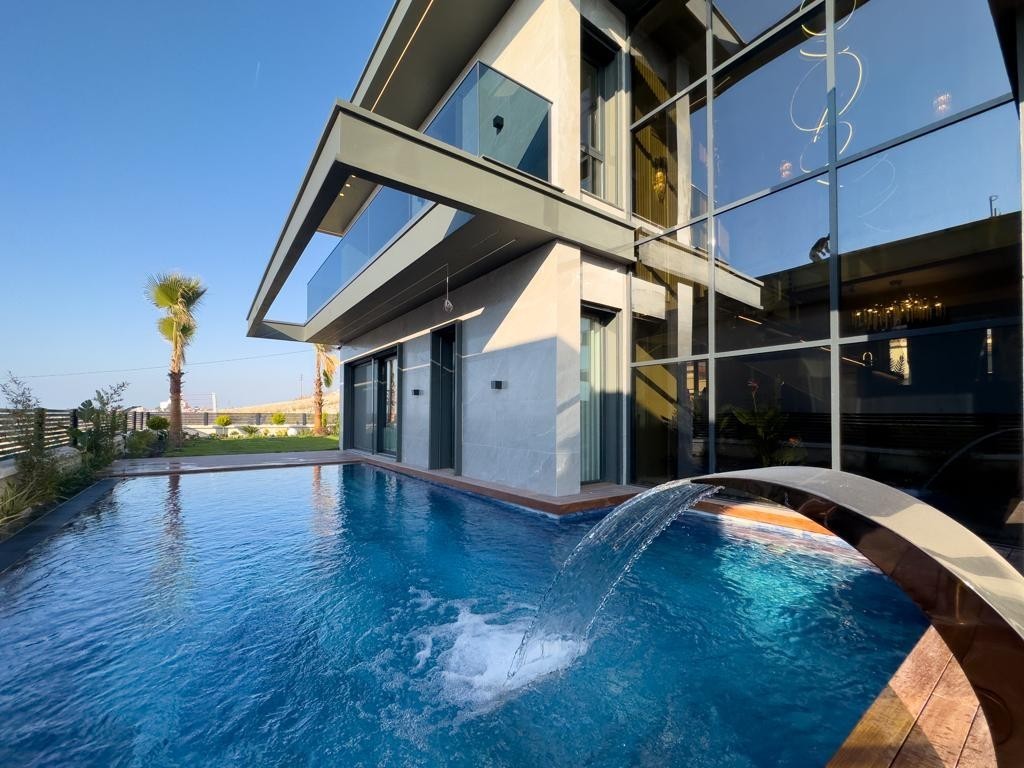 Unique Modern Design And The Most Prestigious Project Of The Region!!